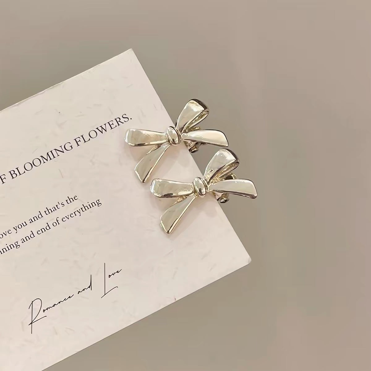 Mini Metalic Bow Hair Clip