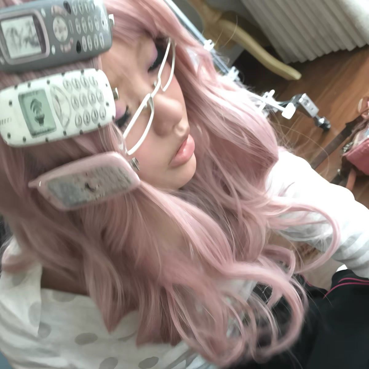 Y2K Mobile Hair Clip