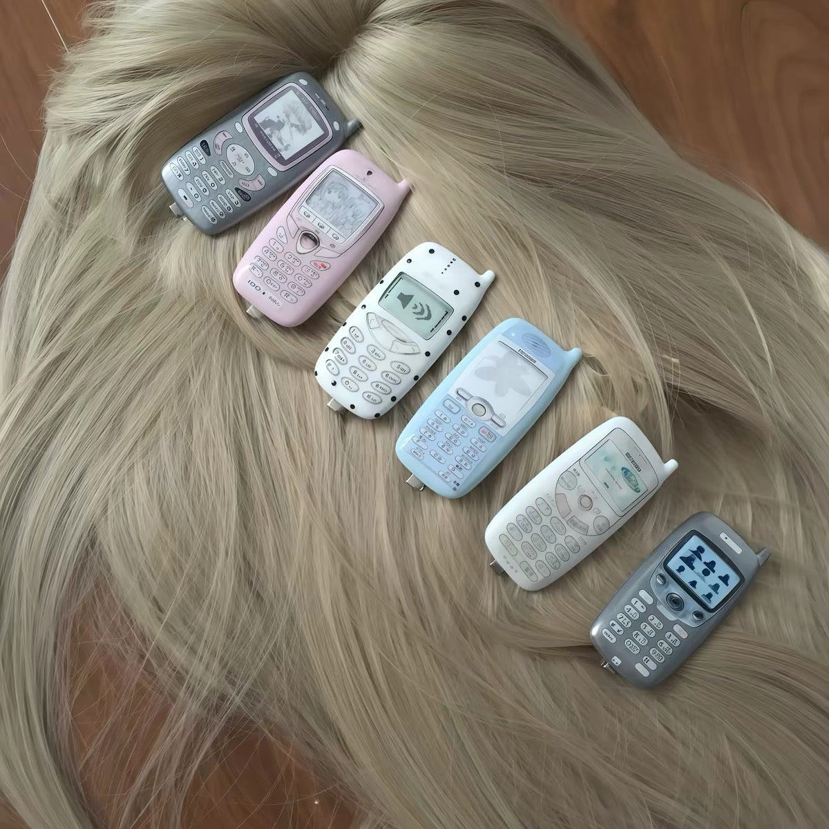 Y2K Mobile Hair Clip