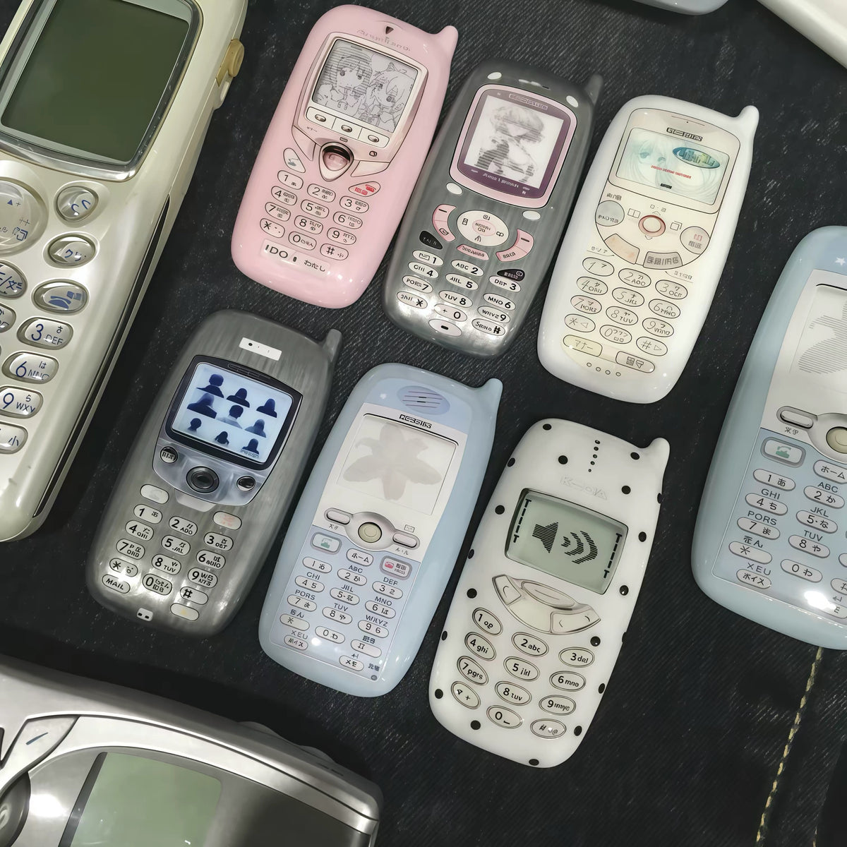 Y2K Mobile Hair Clip