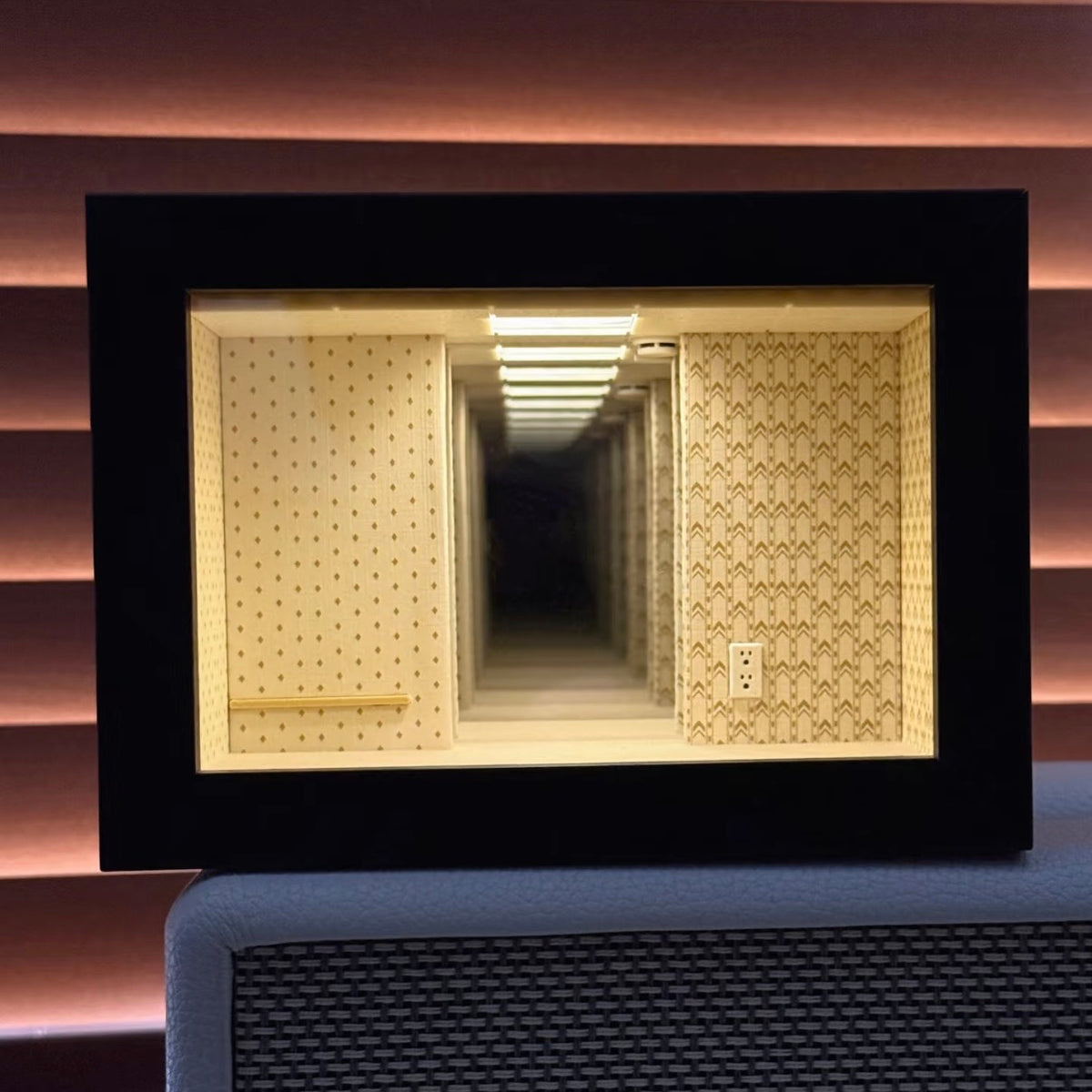 Backrooms Level 0 Mirror Shadow Box