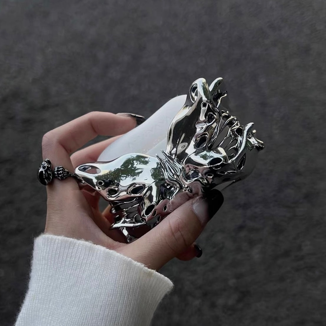 LAPUVAVA Sculpted Moth AirPods Case