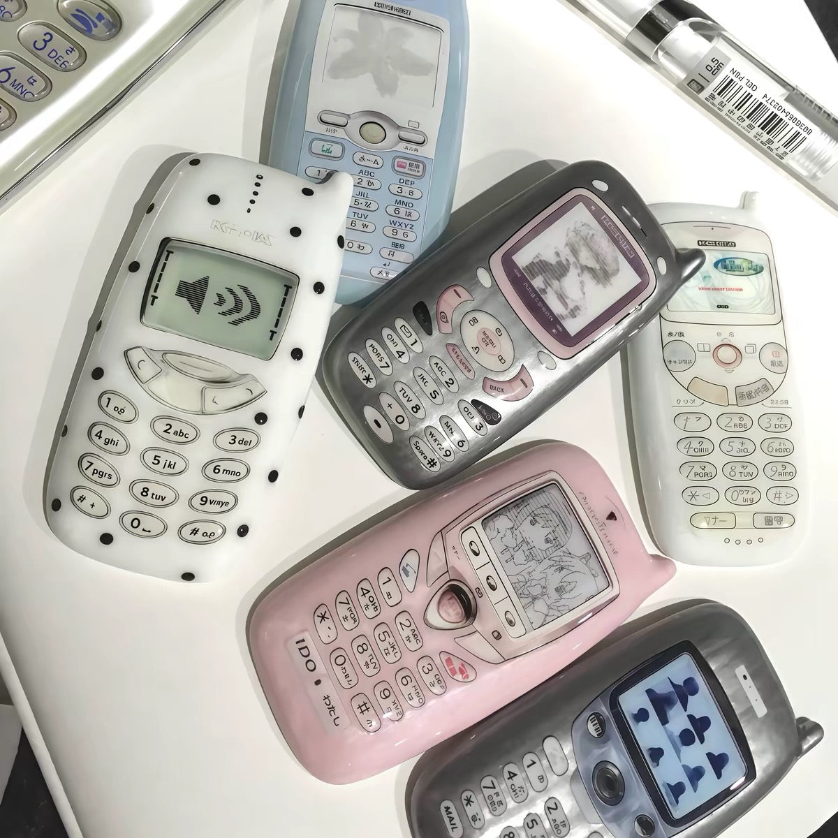 Y2K Mobile Hair Clip