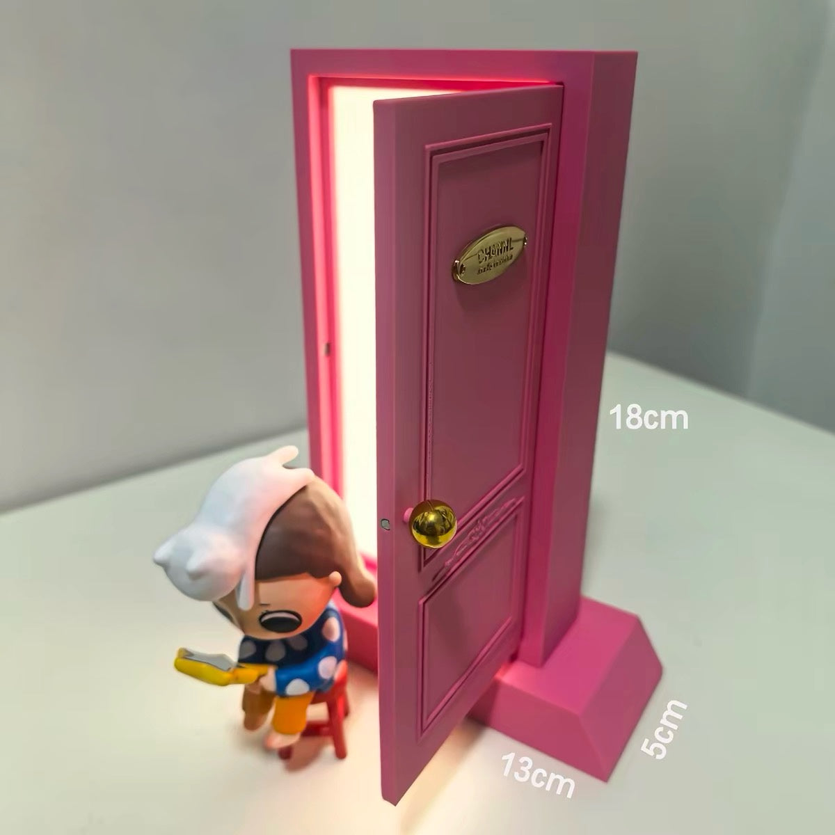 Dokodemo Door Lamp