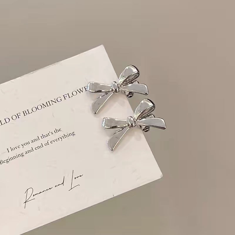 Mini Metalic Bow Hair Clip